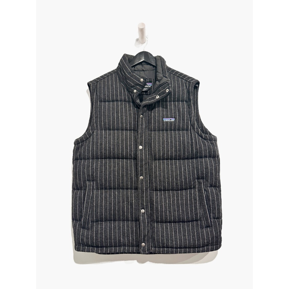 Patagonia Legacy Quilt Again Down Vest in Charcoal Pinstripe Size Large